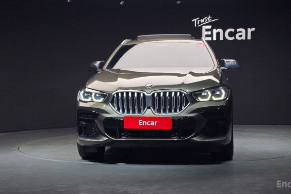 2022 BMW X6 с пробегом 28 555 км