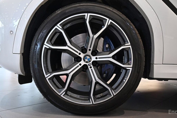 2022 BMW X6 с пробегом 40 296 км