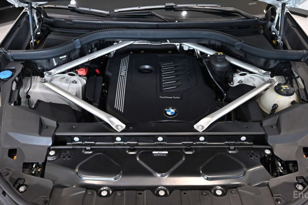 2022 BMW X6 с пробегом 40 296 км