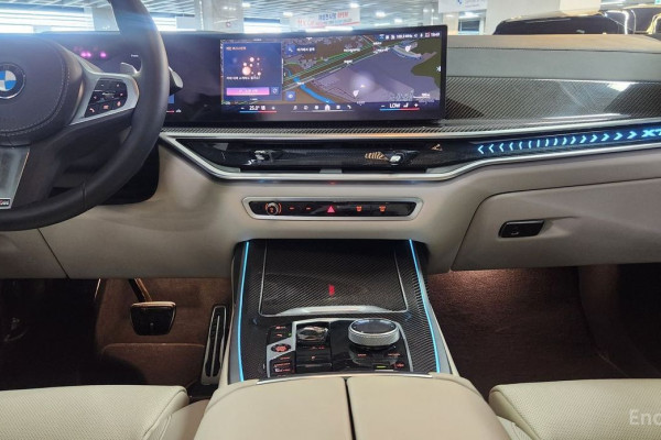 2025 BMW X7 с пробегом 10 706 км