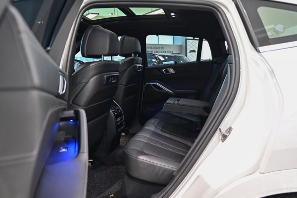 2022 BMW X6 с пробегом 40 296 км