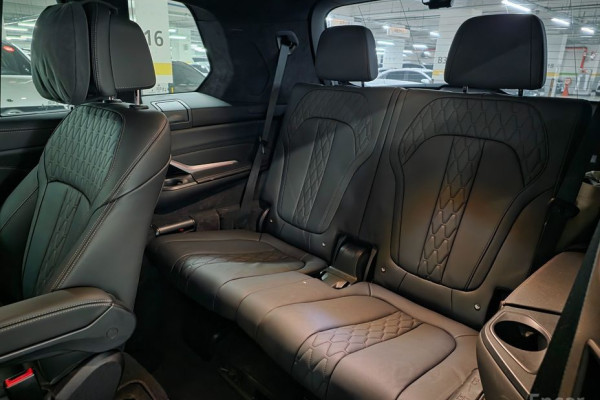 2024 BMW X7 с пробегом 37 000 км