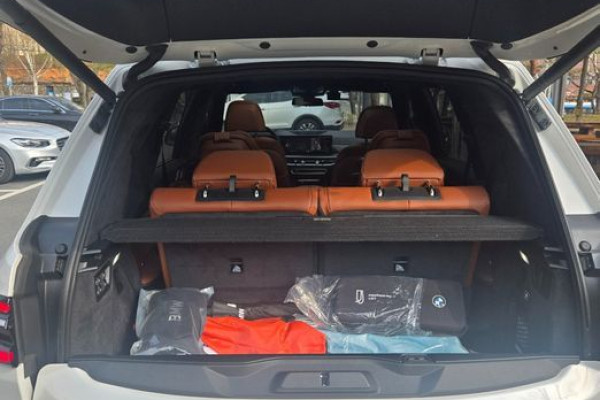 2025 BMW X7 с пробегом 7 977 км