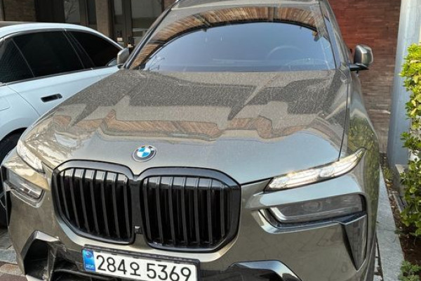 2025 BMW X7 с пробегом 8 000 км