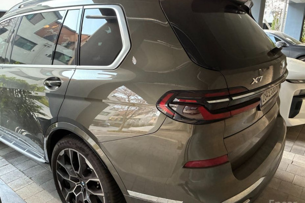 2025 BMW X7 с пробегом 8 000 км