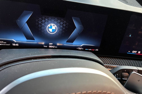 2025 BMW X7 с пробегом 8 000 км