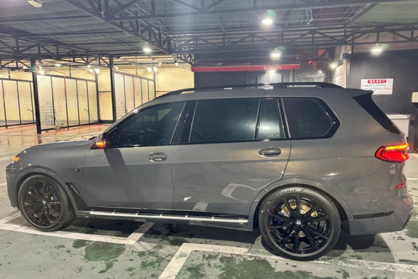 2025 BMW X7 с пробегом 3 810 км
