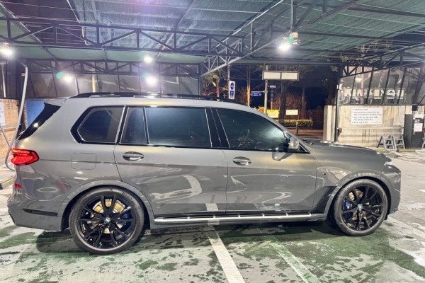 2025 BMW X7 с пробегом 3 810 км