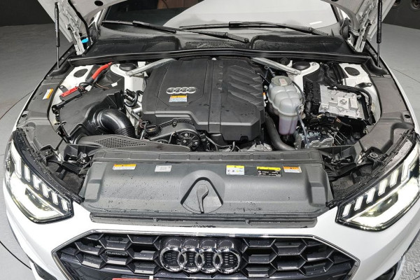 2022 Audi A4 с пробегом 8 819 км