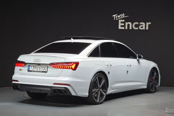 2022 Audi S6 с пробегом 8 779 км