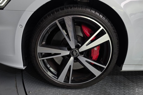 2022 Audi S6 с пробегом 8 779 км