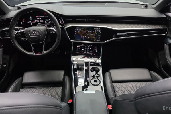 2022 Audi S6 с пробегом 8 779 км