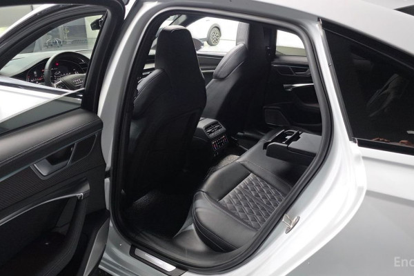2022 Audi S6 с пробегом 8 779 км