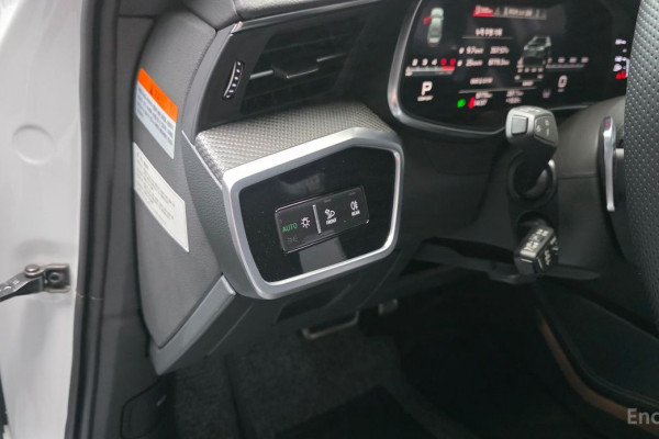 2022 Audi S6 с пробегом 8 779 км