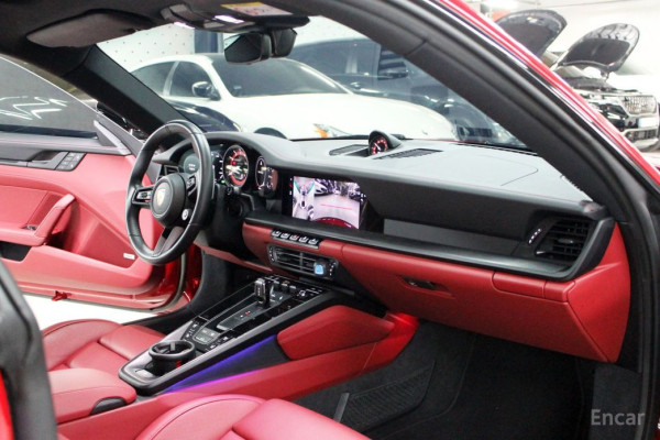 2023 Porsche 911 с пробегом 15 000 км