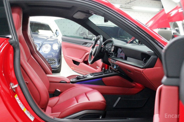 2023 Porsche 911 с пробегом 15 000 км