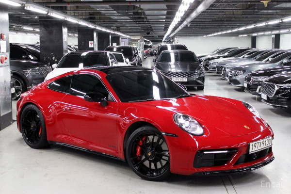 2023 Porsche 911 с пробегом 15 000 км