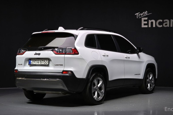 2022 Jeep Cherokee с пробегом 102 399 км