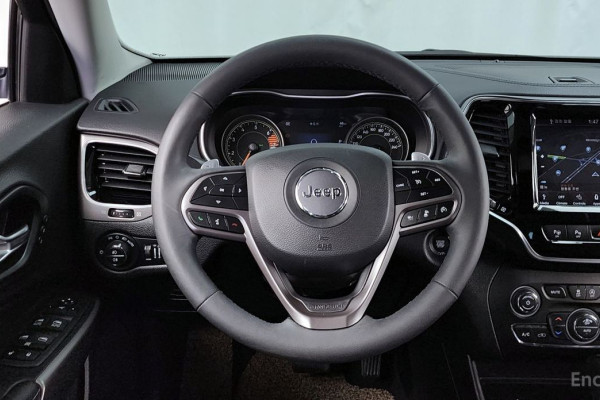 2022 Jeep Cherokee с пробегом 102 399 км