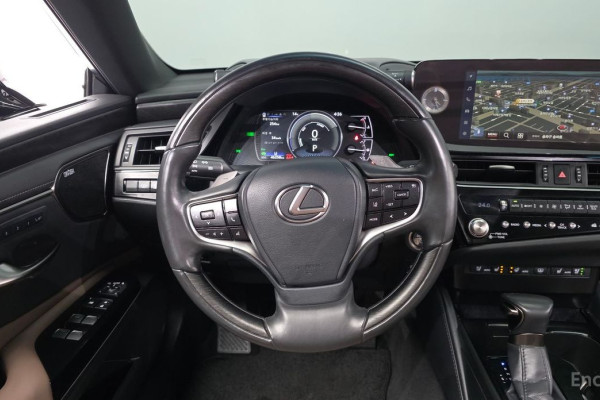 2023 Lexus ES с пробегом 46 258 км