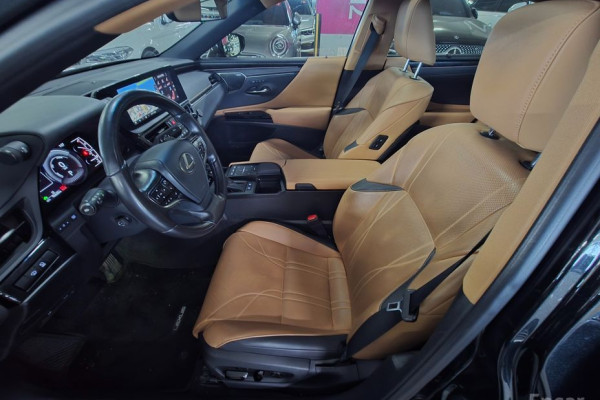 2022 Lexus ES с пробегом 96 620 км