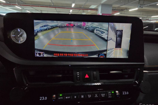 2022 Lexus ES с пробегом 96 620 км