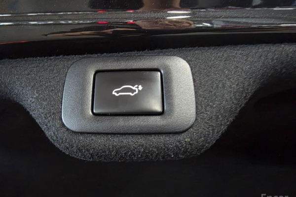 2022 Lexus ES с пробегом 96 620 км