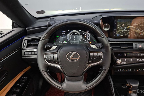 2023 Lexus ES с пробегом 72 334 км