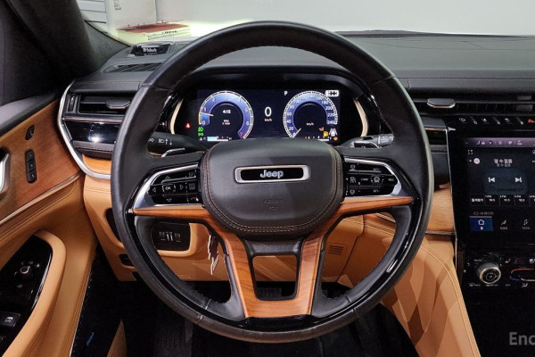 2022 Jeep Cherokee с пробегом 25 733 км