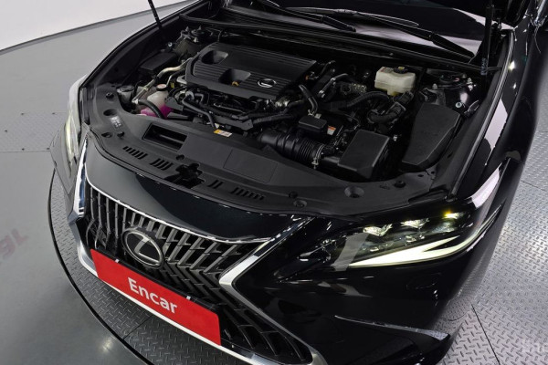 2023 Lexus ES с пробегом 26 175 км