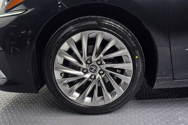 2023 Lexus ES с пробегом 26 175 км