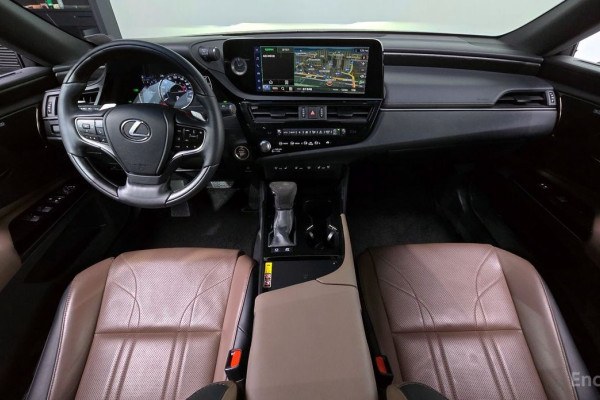 2023 Lexus ES с пробегом 26 175 км