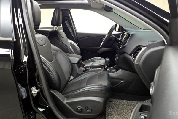 2022 Jeep Cherokee с пробегом 23 770 км