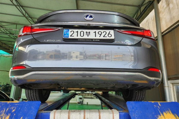 2022 Lexus ES с пробегом 22 685 км