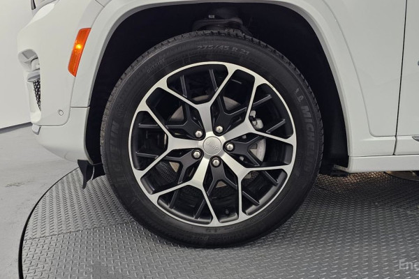 2022 Jeep Cherokee с пробегом 35 036 км