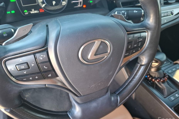 2022 Lexus ES с пробегом 94 630 км