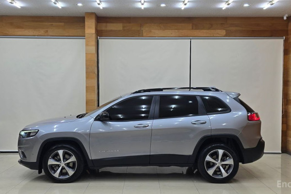 2022 Jeep Cherokee с пробегом 36 027 км