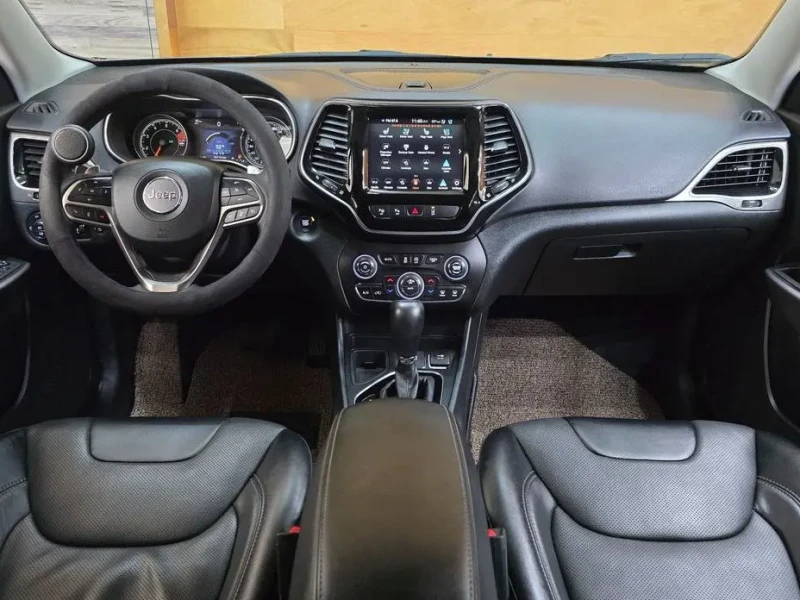 2022 Jeep Cherokee с пробегом 36 027 км