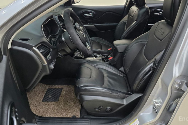 2022 Jeep Cherokee с пробегом 36 027 км