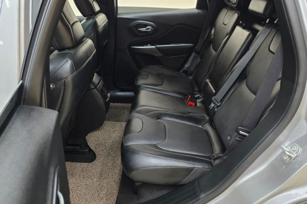 2022 Jeep Cherokee с пробегом 36 027 км