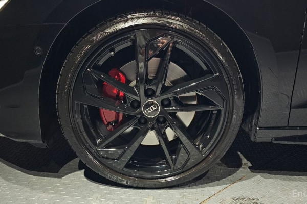 2023 Audi S3 с пробегом 10 040 км