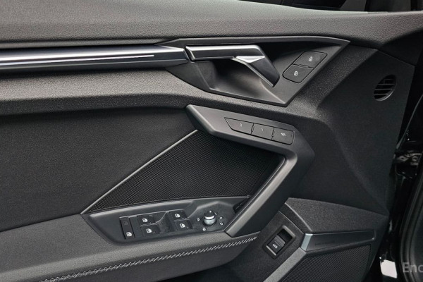 2023 Audi S3 с пробегом 10 040 км