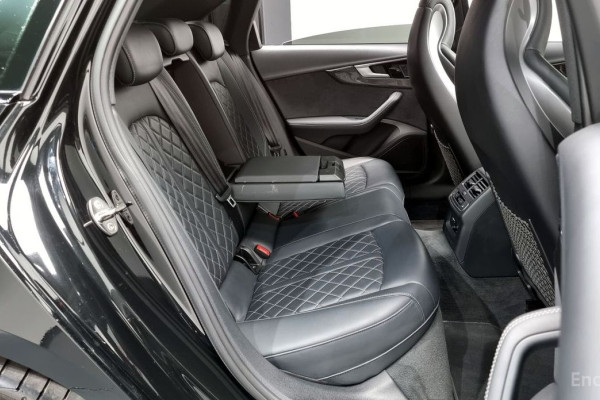 2023 Audi S4 с пробегом 31 991 км