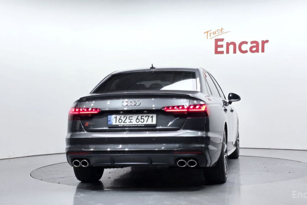 2021 Audi S4 с пробегом 85 838 км