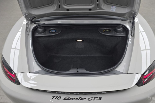 2021 Porsche 718 Spyder с пробегом 17 091 км