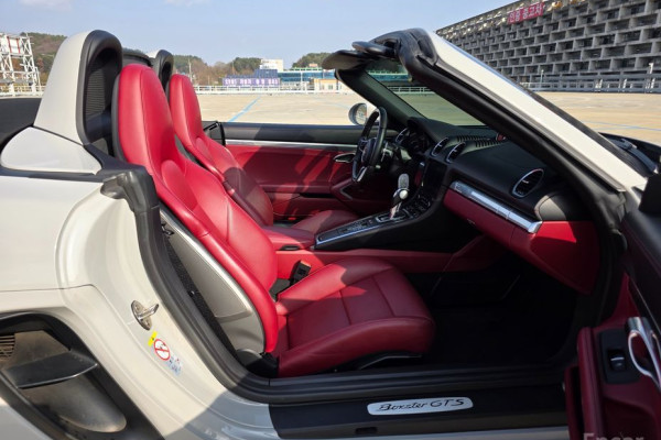 2022 Porsche 718 Spyder с пробегом 60 201 км