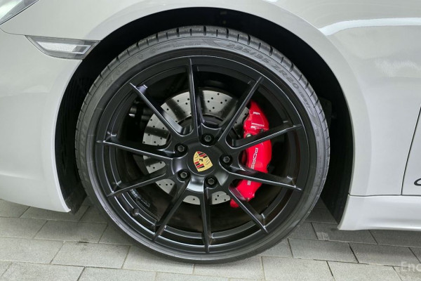 2023 Porsche 718 Spyder с пробегом 15 972 км