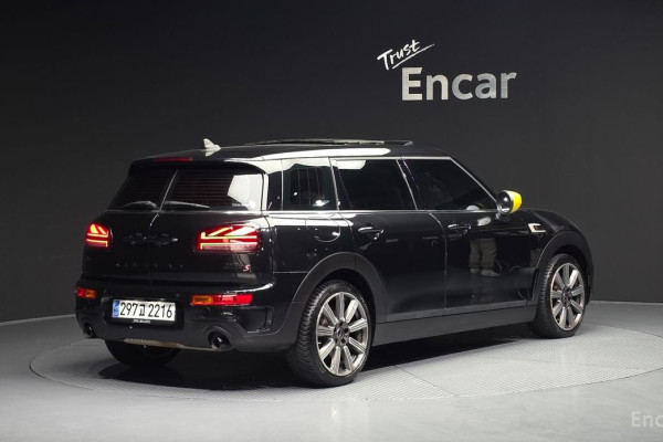 2023 Mini Clubman с пробегом 14 728 км