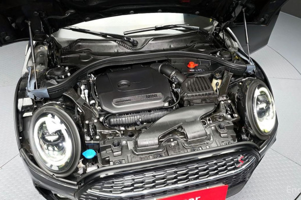 2023 Mini Clubman с пробегом 14 728 км