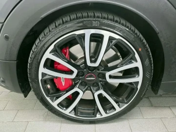 2022 Mini Clubman с пробегом 27 612 км